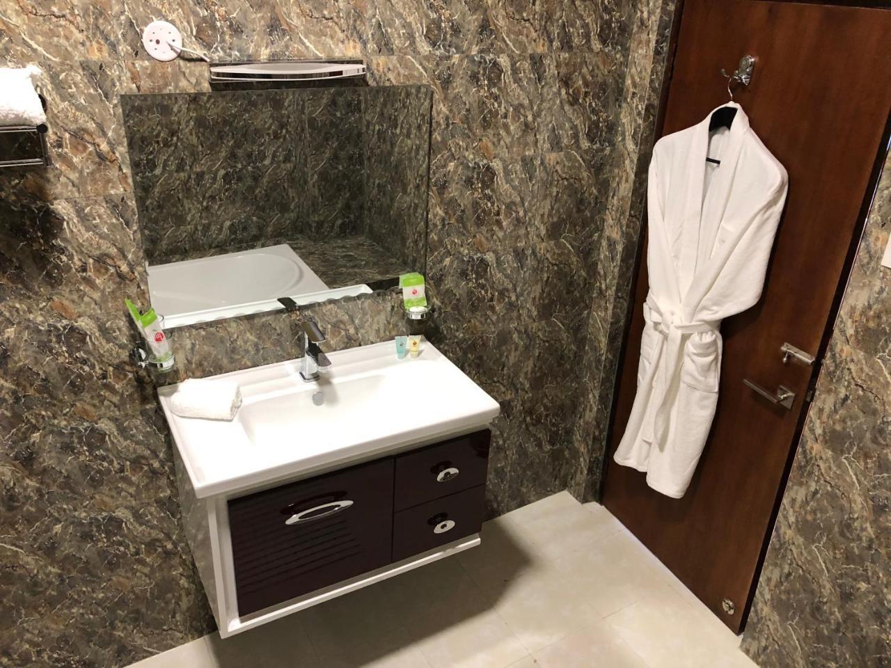 פונטשולינג Legphel Hotel מראה חיצוני תמונה